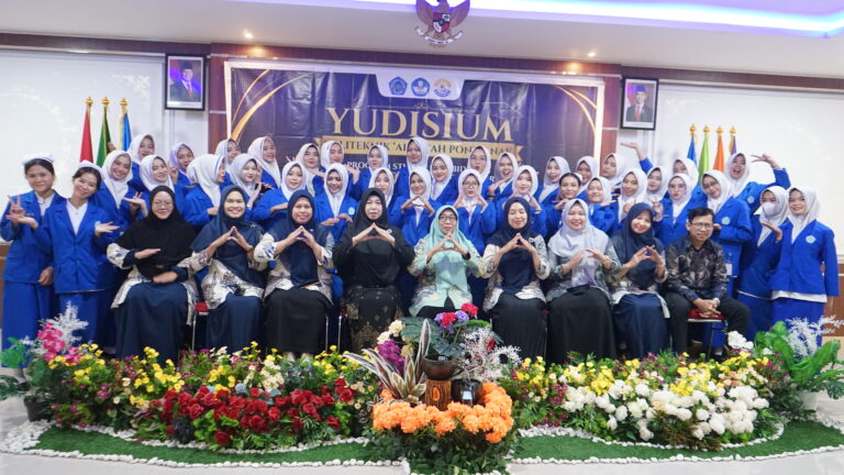 Yudisium Mahasiswa Politeknik Aisyiyah Pontianak, 37 Mahasiswa DIII Kebidanan Resmi Dinyatakan Lulus